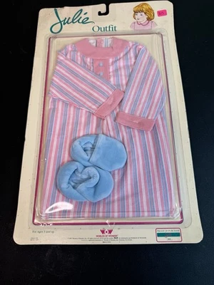 Nuevo de Lote Antiguo 1987 World Of Wonder Julie Muñeca Pijama Zapatillas Conjunto Acurrucado WOW Foto 1 de 3