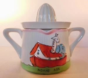 Escariador de jugo de naranja figurativo de 2 piezas para bebé/niño de porcelana Japón de la década de 1920 -- Arca de Noé - Imagen 1 de 8