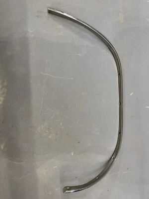 Oldsmobile Cutlass F85 Jetfire 1963 rueda bien borde moldura 2 puertas guardabarros original Foto 1 de 4