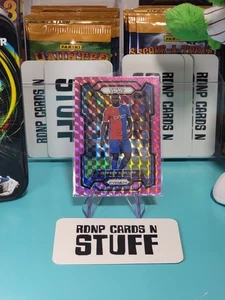 2023-24 Panini Prizm Premier League - Jeffery Schlupp #176 Pink Mosaic - Picture 1 of 2