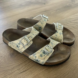 Sandalias para mujer Birkenstock Birkis dos correas azul crema florales M8 L10 talla 41 - Imagen 1 de 14