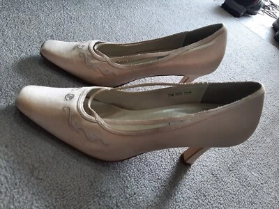 Vestido de mujer Liz Rene Mancini tacón alto sin cordones talla 7,5 suela de cuero 3" de alto Foto 1 de 4