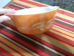 Vintage PYREX Orange Rust Wheat Pattern Nesting Bowl #474. 1.5 Quart Flawed - Picture 1 of 4