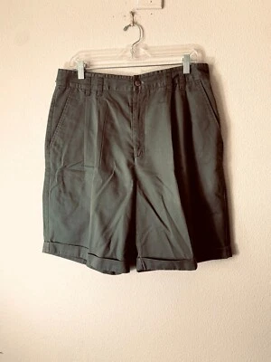 PANTALONES CORTOS PURITAN INFORMALES PARA HOMBRE POLIÉSTER/RAYÓN 32"W VERDE OPACO PLISADO DELANTERO  Foto 1 de 4