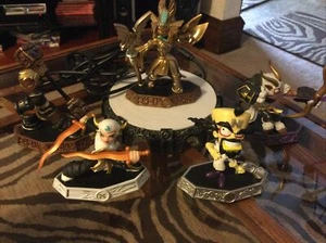 Lot Of 5 Skylander Figurines And Portal - Picture 1 of 6