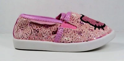 Zapatos sin cordones Hello Kitty de Sanrio rosas para niñas en talla 5M (niño pequeño) Foto 1 de 4