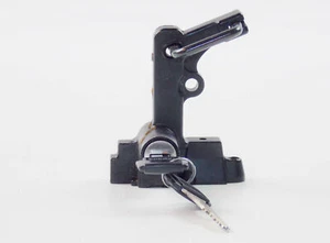 OEM GENUINO 1981-83 YAMAHA XJ750 SECA ASIENTO SILLÍN CERRADURA CON LLAVE 5G2-24705-00 - Imagen 1 de 5