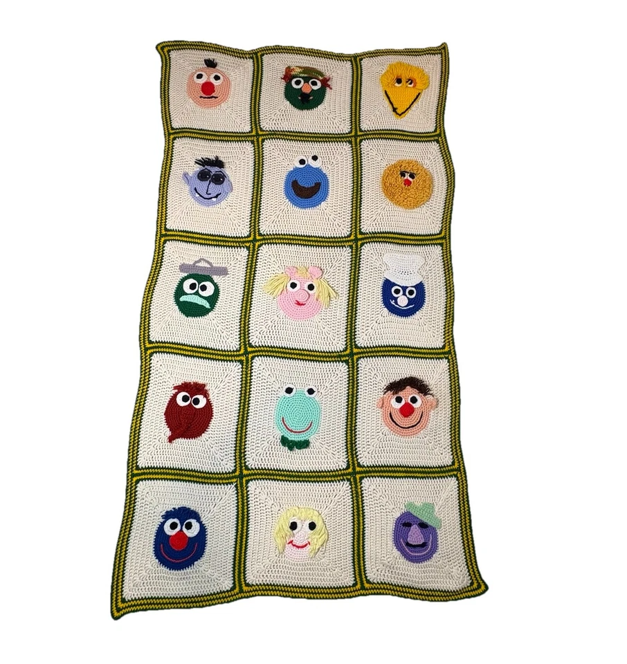 "Manta de ganchillo vintage de Plaza Sésamo hecha a mano personajes de los Muppets 38 x 70""" Foto 1 de 4