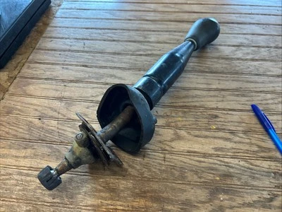 Palanca de cambios 96-99 Chevy S10 / GMC Sonoma / Isuzu Hombre 5 velocidades 2x2 2,2 4 cilindros Foto 1 de 4