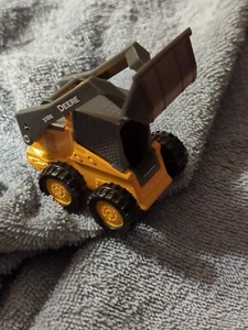 RUGGED & FUN DEERE 318E MODEL EXCAVATOR EXCELLENT COLOR SCHEME 1:64 SCALE ERTL - Picture 1 of 15