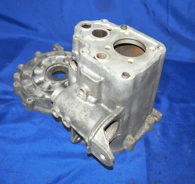 Корпус задней коробки передач 5 скоростей 1979-1984 Volkswagen Mk1 FF OEM * - Изображение 1 из 4