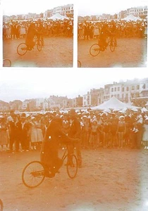 1 photo stereo c. 1920 MONTREUR D'OURS A VELO / stereoview - Picture 1 of 1
