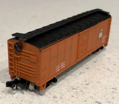 Model Power N Scale 3450 CN Canadian National Orange Box Car #78356 - Image 1 of 4