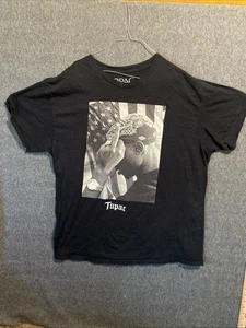 Camisa Tupac Para Hombres XL Negra Rap Hip Hop Gráfico Camiseta Bandera Americana 2023 - Imagen 1 de 7