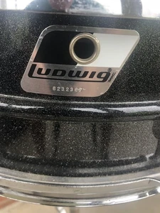 Ludwig Black Metal Flake Snare Drum 5x 14 Zoll, mit Ständer und Koffer 6232387 - Bild 1 von 12