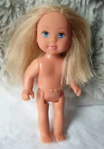 Muñeca SIMBA Rara 11cm Figura Simba Vintage para Vestir Cabello Rubio Ojos Azules - Imagen 1 de 3
