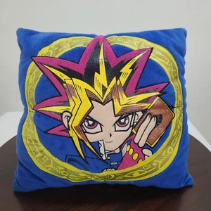 Almohada Yugioh Kazuki Takehashi Anime Cuadrada Azul Yu-Gi-Oh - Imagen 1 de 12
