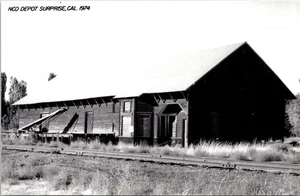 Cartolina Sottufficiale Stazione Ferroviaria Deposito Sorpresa California CA - Foto 1 di 2