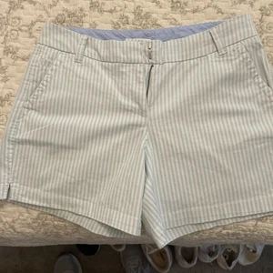 Woman’s Crown & Ivy White/Mint Green Shorts NWOT SIZE 4 - Picture 1 of 7