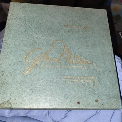 Lot of 10 Glenn Miller & His Orchestra 45 RPM EPs - RCA Victor - Image 1 of 4