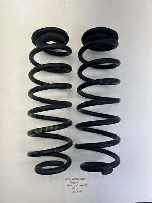 Volkswagen Passat 2012-2018 3,6 L muelle helicoidal izquierdo y derecho OEM. Foto 1 de 4