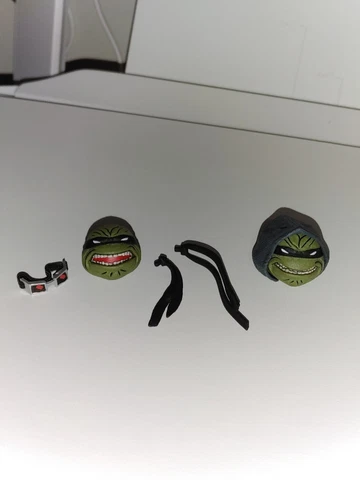 NECA The Last Ronin Armored TMNT 2 Headsculpts Goggles/hood/ 2 Bandanas Cover