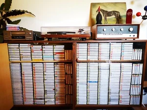 Joblot 500 Used Audio Cassette Tapes - perfect for either re use/ film prop - Picture 1 of 8