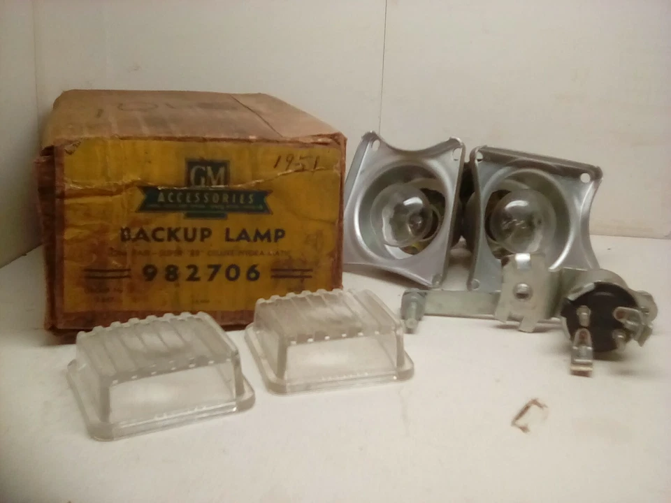 Oldsmobile Super "88" Deluxe 1951 con accesorio hidromático lámpara de respaldo 982706 Foto 1 de 3