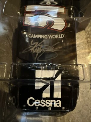 Camión Kyle Busch #51 2017 Cessna/Beechcraft 1/24 ARC autografiado/500 Fan Club Foto 1 de 4