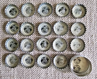 Lote de 20 tapas de botellas de Coca-Cola 75 aniversario usadas Foto 1 de 2