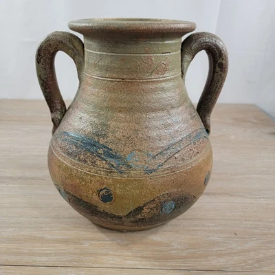 Jarrón de cerámica rústica con asas tonos tierra acento decorativo Foto 1 de 4