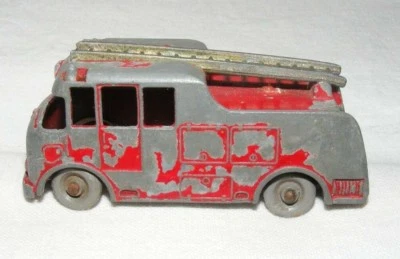 VINTAGE MATCHBOX LESNEY FIRE ENGIN MERRYWEATHER MARQUIS SERIES III NO 9 - Image 1 of 3