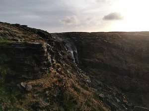 Póster impreso de arte de pared para el hogar - KINDER SCOUT - CAÍDA - PEAK DISTRICT-A4,A3,A2,A1 - Imagen 1 de 1