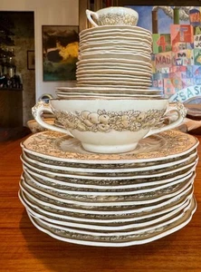 Vintage English Crown Ducal Florentine CRD68 Fruit Flowers 67Pc Gilt Dinnerware - Bild 1 von 9