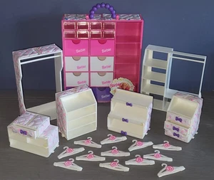 Barbie Puppe Snap N Store gesteppter Schrank Organizer Aufbewahrung Tragetasche Kleiderbügel - Bild 1 von 3
