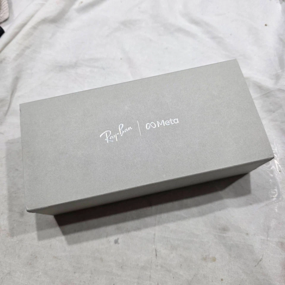 Ray-Ban Meta Wayfarer RW4006 - Shiny Transparent/Transitions Sapphire Limited Ed