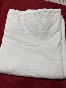 One Vintage King Size Flat Sheet Eyelet Trimmed White Pre-owned - Picture 1 of 8