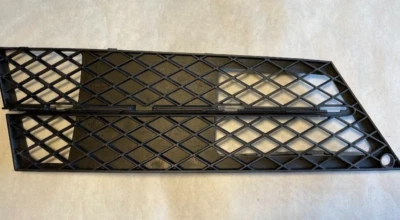 Rejilla inferior derecha BMW - 51-11-7-178-098 - Para BMW 528i, 535i, 550i y más (2008-10) Foto 1 de 4