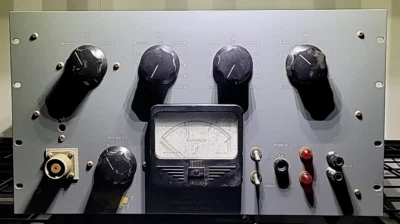 VINTAGE POWER SUPPLY JOHN FLUKE MODEL 405 - Image 1 of 4