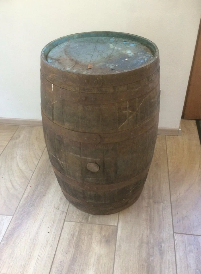 Holzfaß Whiskyfaß Faßtisch Stehtisch gebraucht Whisky Eichenfaß Tischfaß Holzfaß - Bild 1 von 4