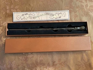 Universal Studios Ron Weasley Interactive Wand (Harry Potter) - Picture 1 of 3