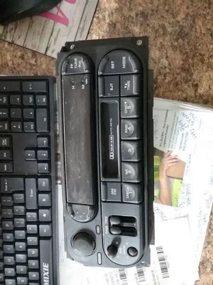 Audio Equipment Radio Receiver Radio Am-fm-cassette Fits 02-07 CARAVAN 577709 - Imagem 1 de 4