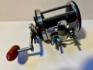 Mulinello da Pesca Vintage Penn Surfmaster 200 Nero e Cromato con Manopola Rossa!! - Foto 1 di 11