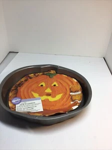 Wilton Pumpkin Jack-O-Lantern Cake Pan Non-stick Halloween W/Insert 12" VGC - Picture 1 of 6