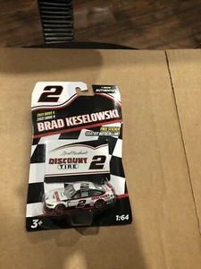2021 BRAD KESELOWSKI #2 DISCOUNT TIRE NASCAR AUTHENTICS WAVE 4 1/64 CAR    - Picture 1 of 4