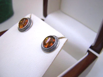 GORGEOUS VINTAGE 925 SOLID STERLING SILVER HONEY AMBER STUD EARRINGS STUDS — 第 1/4 张图片