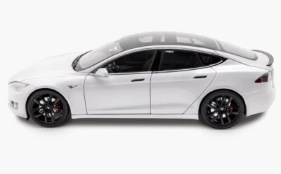 OFFICIAL Tesla Diecast 1:18 Scale Model S P100D New In Box Car- Pearl White - Image 1 of 4