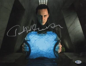 TOM HIDDLESTON SIGNED 11X14 PHOTO LOKI THOR MARVEL AUTOGRAPH BECKETT COA O - Picture 1 of 2