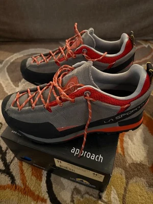 Zapatos de aproximación LaSportiva para hombre, talla 11, gris, rojo, negro.  Nuevo con caja.  Foto 1 de 4