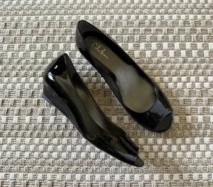 Zapatos de salón COLE HAAN Air Elly Ballet charol negro punta abierta tacón bajo cuña 7,5 - Imagen 1 de 10